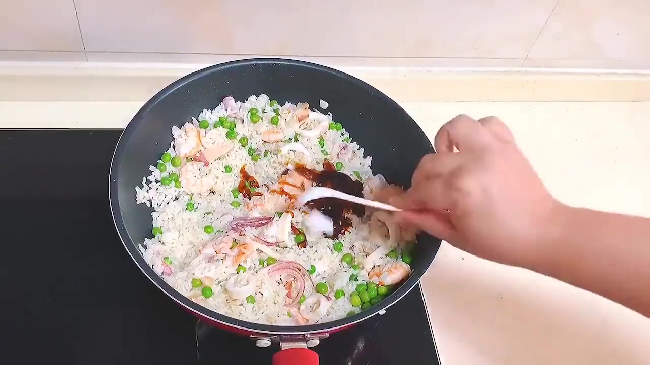 西餐厅的海鲜焗饭,零失败超简单,学会了你也有自己的拿手菜啦!