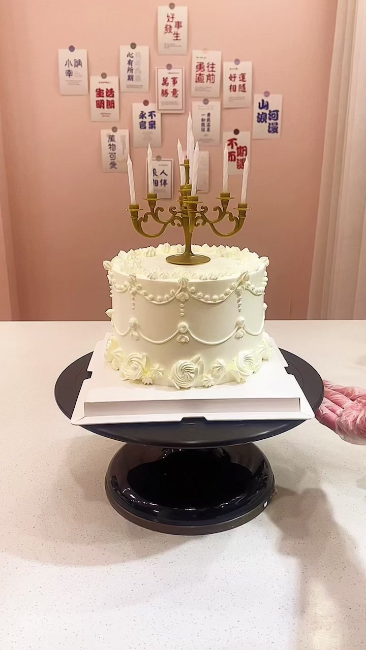 适合新手制作的纯色系复古蛋糕教程来咯