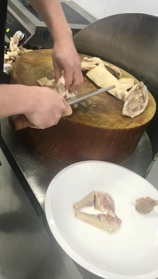 酒店式摆盘白切鸡