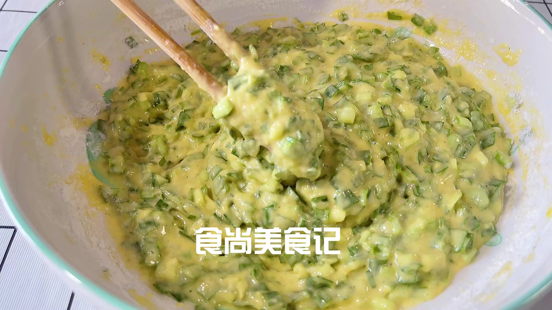 #美食教程##韭菜饼# 自从知道韭菜鸡蛋饼做法,我家隔三差五吃,营养美味又健康,真香