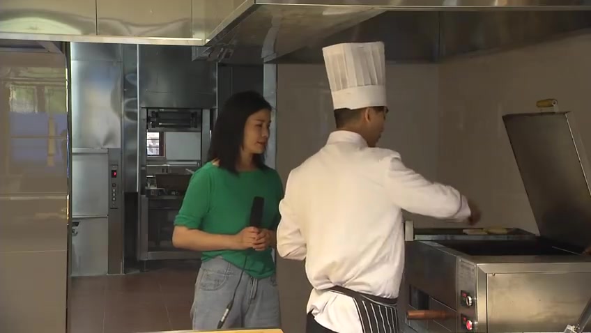 【河北河间:驴肉火烧】你知道保定驴肉火烧和河间驴肉火烧的区别吗?经常有人会把二者混为一谈。