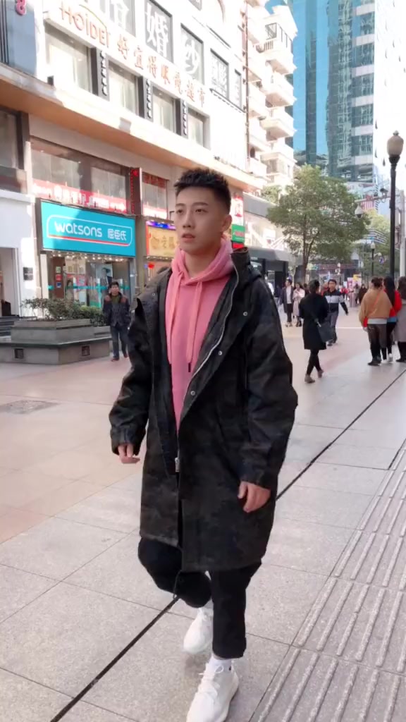 帅气男生的同一个人生活自拍照片素材,成熟男士真实同一人套图