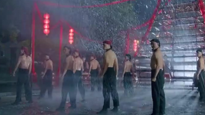 【好看!醒狮舞蹈融入南拳马步南派舞狮】舞蹈《醒狮》以三元里抗英斗争为背景,将南拳马步和南派