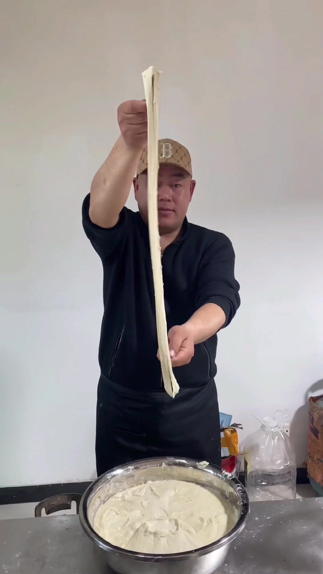 河南杠子油条的做法铁丝挑油条做法