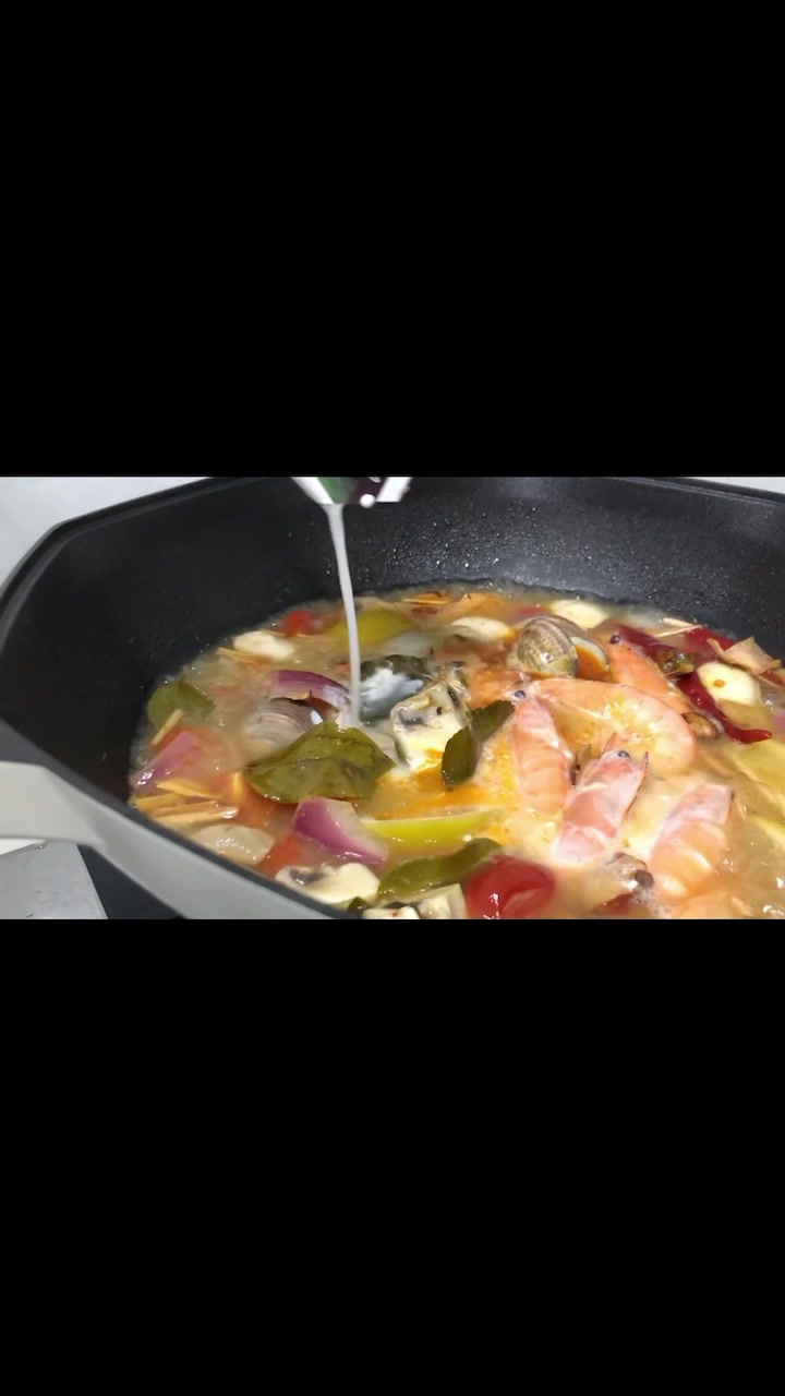 开胃汤,就喜欢这种酸酸辣辣的,这款冬阴功汤安排上。