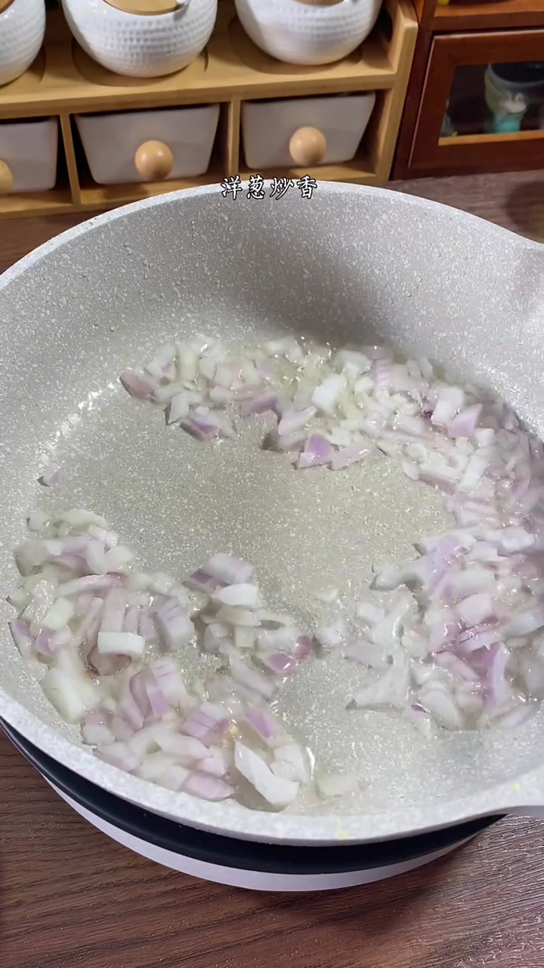 我家一周吃五次的鸡蛋酱拌面,真的是太香了,怎么都吃不腻!