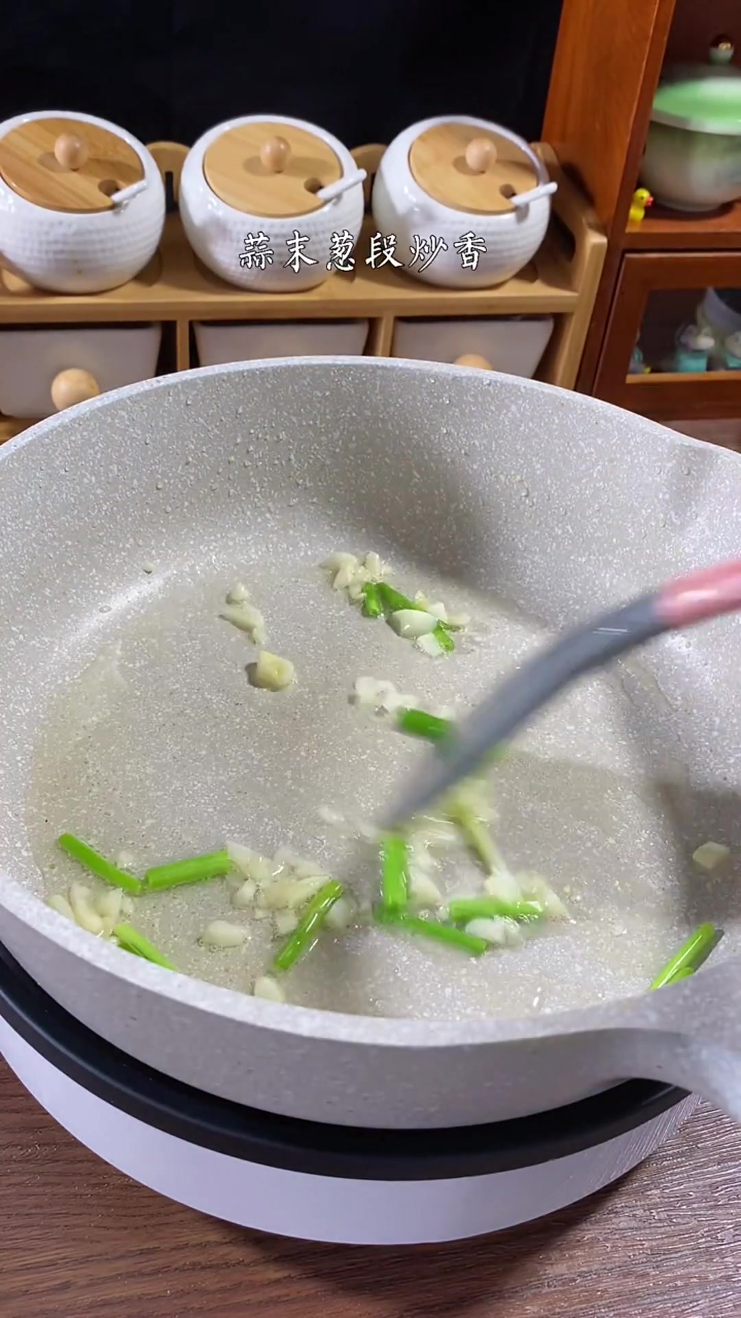 不知道吃什么的话,就来一碗番茄鸡蛋面吧,我一次能吃一锅