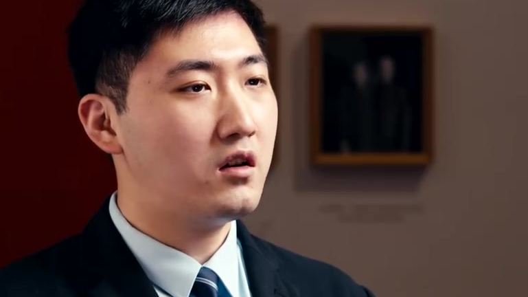 【他们假扮夫妻身份经营商号,最终喜结连理】1928年,熊瑾玎与朱端绶在云南路447号二楼,