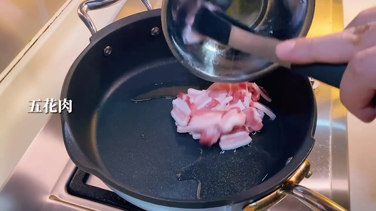 【泡菜豆腐汤】冬天里就要喝口热汤呀 