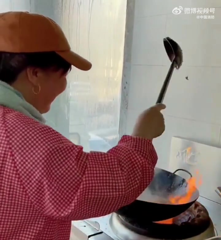 【元旦佳节吃点啥】喜迎新年,当然要吃饺子啦!看看蓝朋友的手艺,荤素都有呢～ps:你们今天都