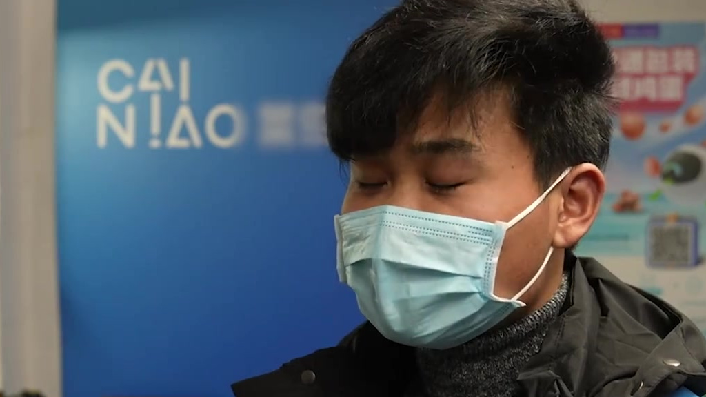 【别emo了、做自己的宇宙…90后快递站长在鸡蛋写满治愈标语】1月1日,2022年第一天,