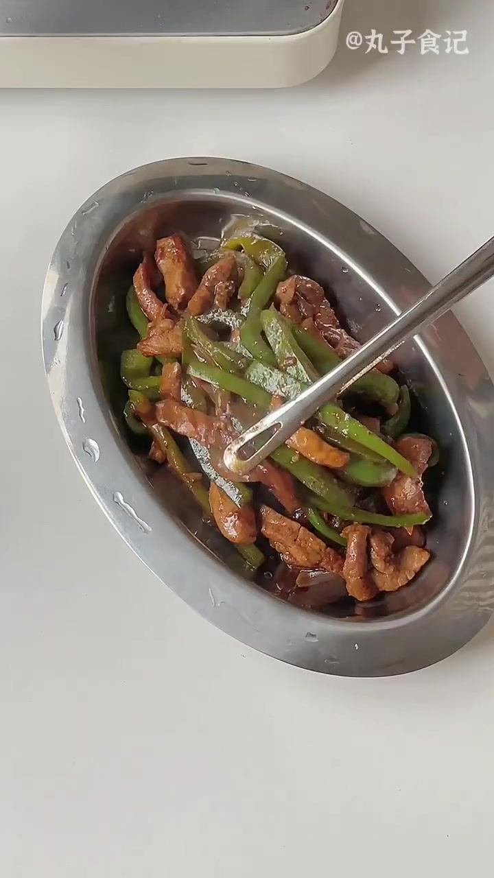 人气早餐饼|简单又好吃青椒肉丝卷饼