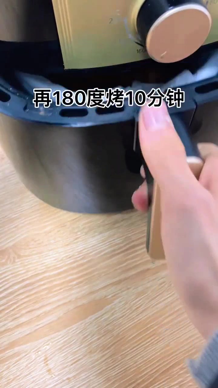 空气炸锅烤鸡蛋布丁!超大版的蛋挞芯