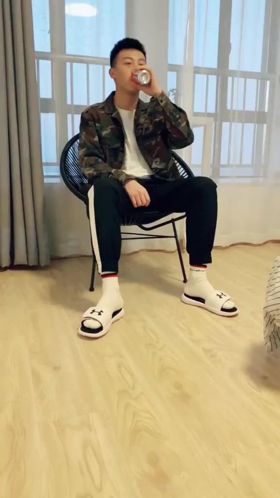 男人健身房自拍图片素材,男人图片写真日常生活照