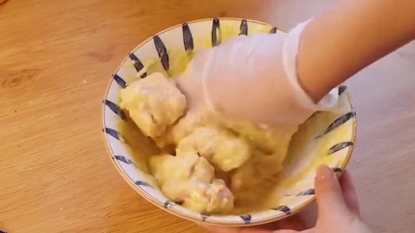 每隔一段时间就想吃一顿炸鸡,蜂蜜黄油味的格外香~#厨艺教程#