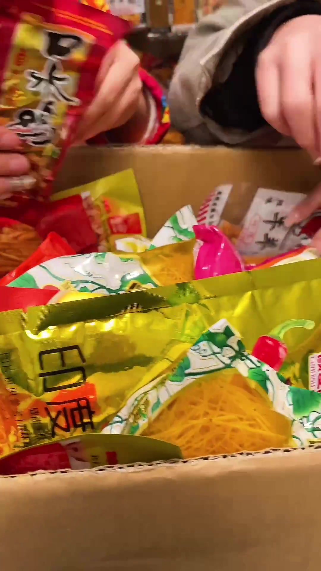 小时候的回忆,吃这么多方便面,就为了里面卡片