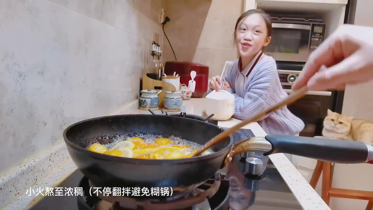 【广东人的冬日养生桔 上热搜,小布手把手教你做金桔柠檬 茶】冬季嗓子容易不舒服,熬了点金桔