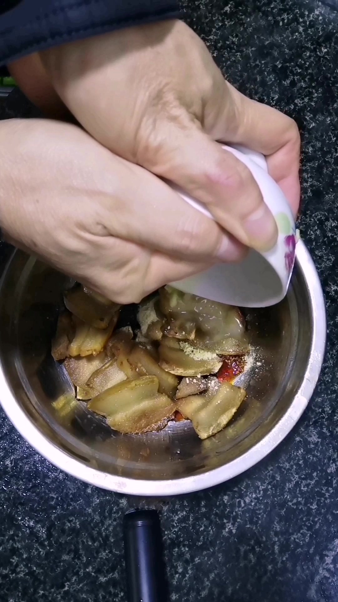 笋片蒸五花肉,笋脆肉香不油腻