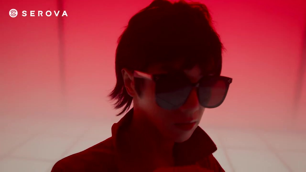 很高兴成为施洛华眼镜全球品牌代言人!这就适我,喜欢的音乐要绝对炽热,喜欢的潮流要舒适好看。