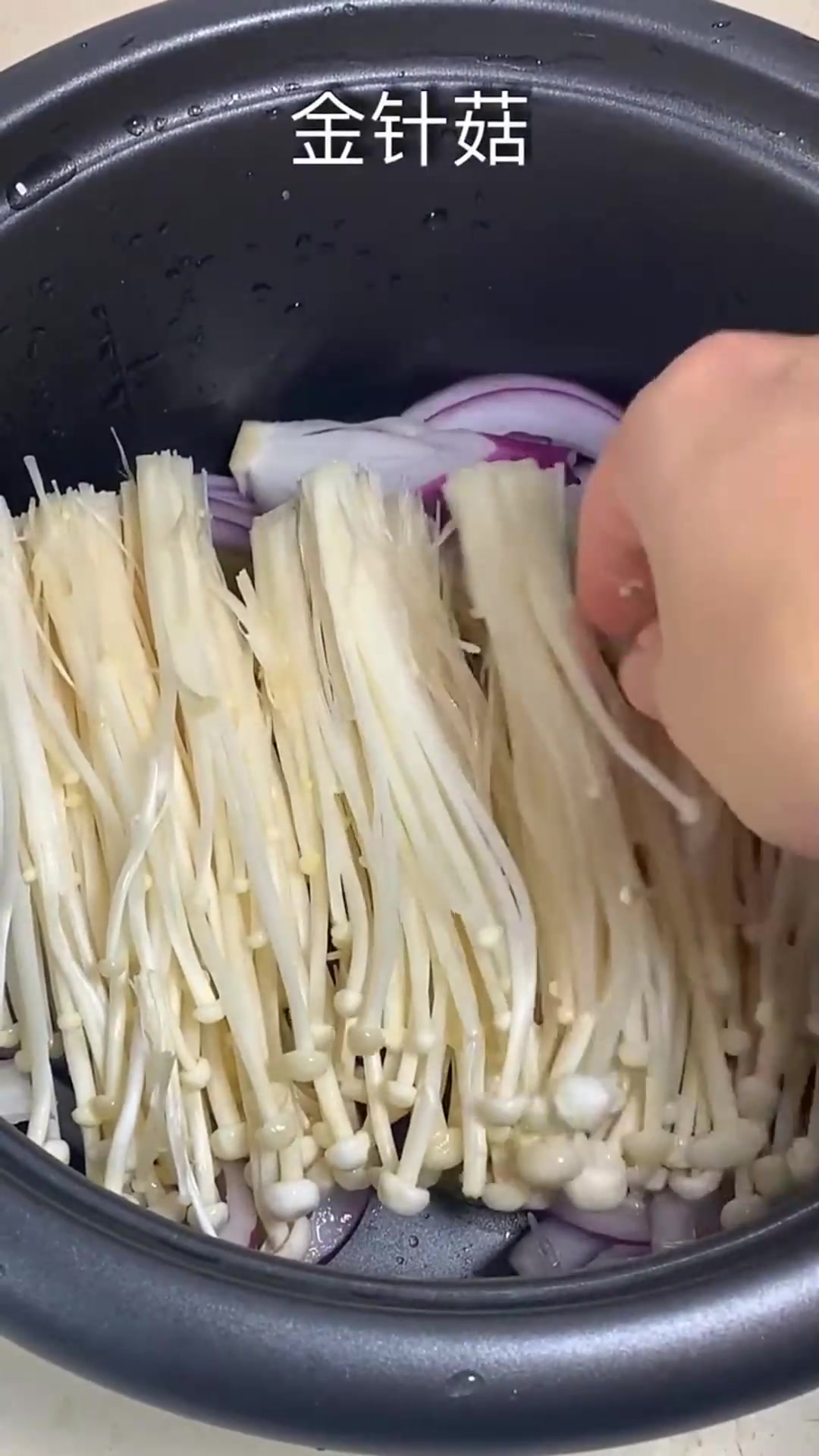 用电饭煲做的鱼,不加一滴水炖草鱼,整个屋里都香香的