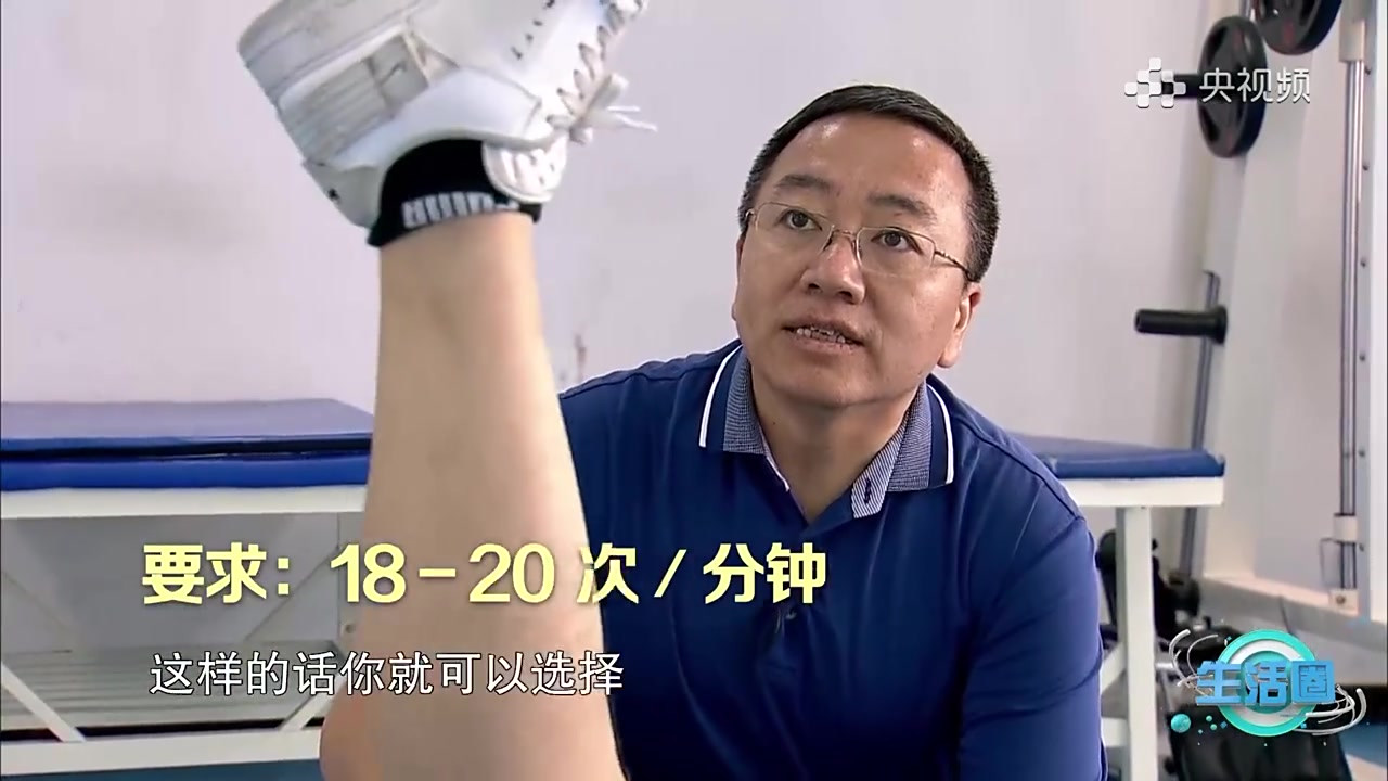 【马住练起来!3个动作减掉腹部赘肉】对不少人来说,肚子是最容易长肉的地方。快戳视频学起来↓