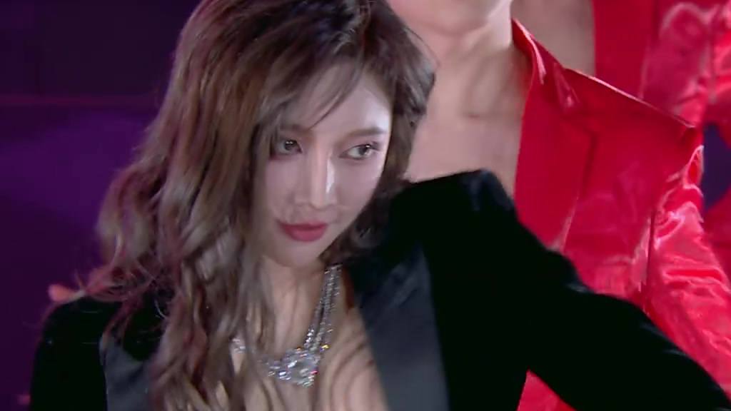 谁能抗拒Minana呀炙热的眼神?《已经十二时》????????#2021鱼乐盛典#