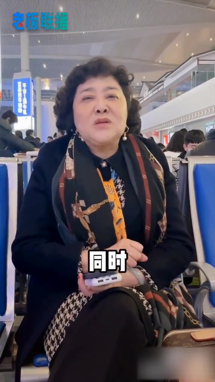 【重庆小天鹅创始人回应威胁消费者:威胁者系冒充,已报案】针对“女子曝光火锅底料有塑料带遭品
