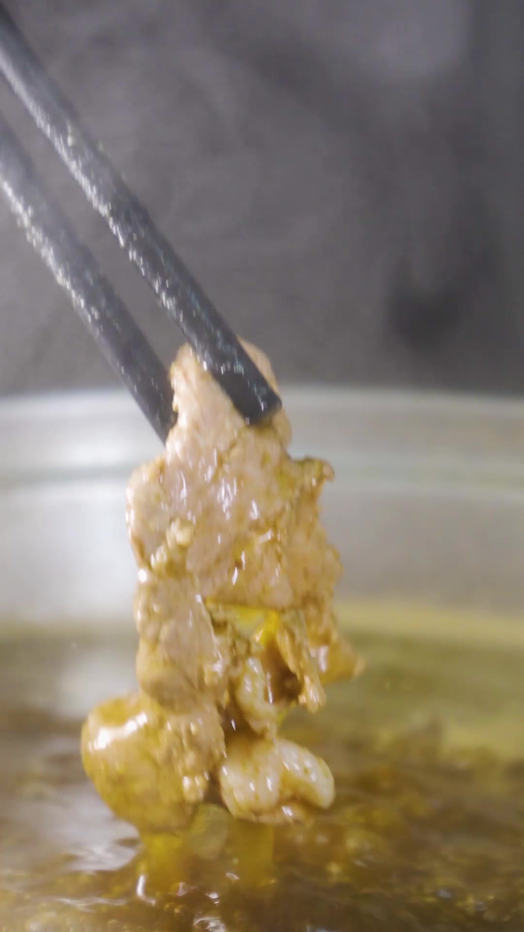 终于不用跑到澄海!也能吃到这家被蔡澜先生推荐的鹅肠火锅啦!!