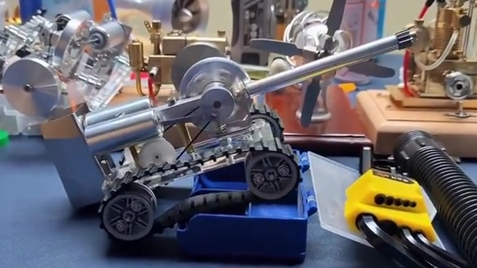 蒸汽动力小坦克,这也太可爱了吧  