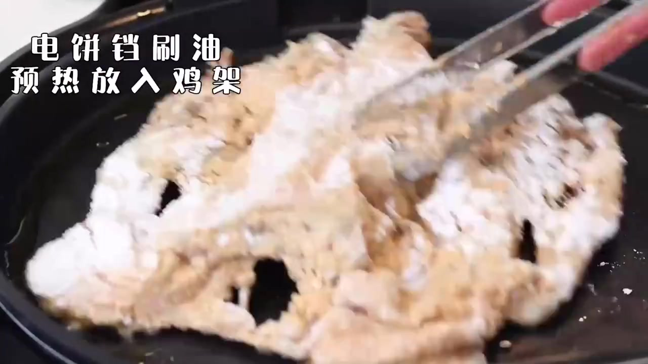 【沈阳的热门街头小吃 沈阳 鸡架】自己在家也能动手制作的铁板孜然鸡架,外焦里嫩,隔着屏幕就