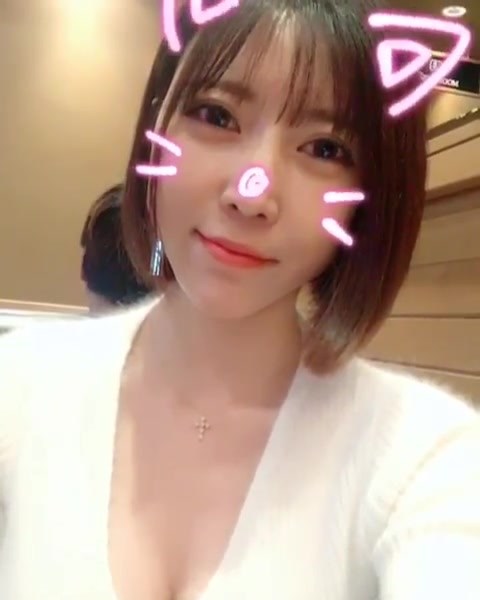 上海师范大学双鱼座女生吃喝玩乐样样精通照片高清素材