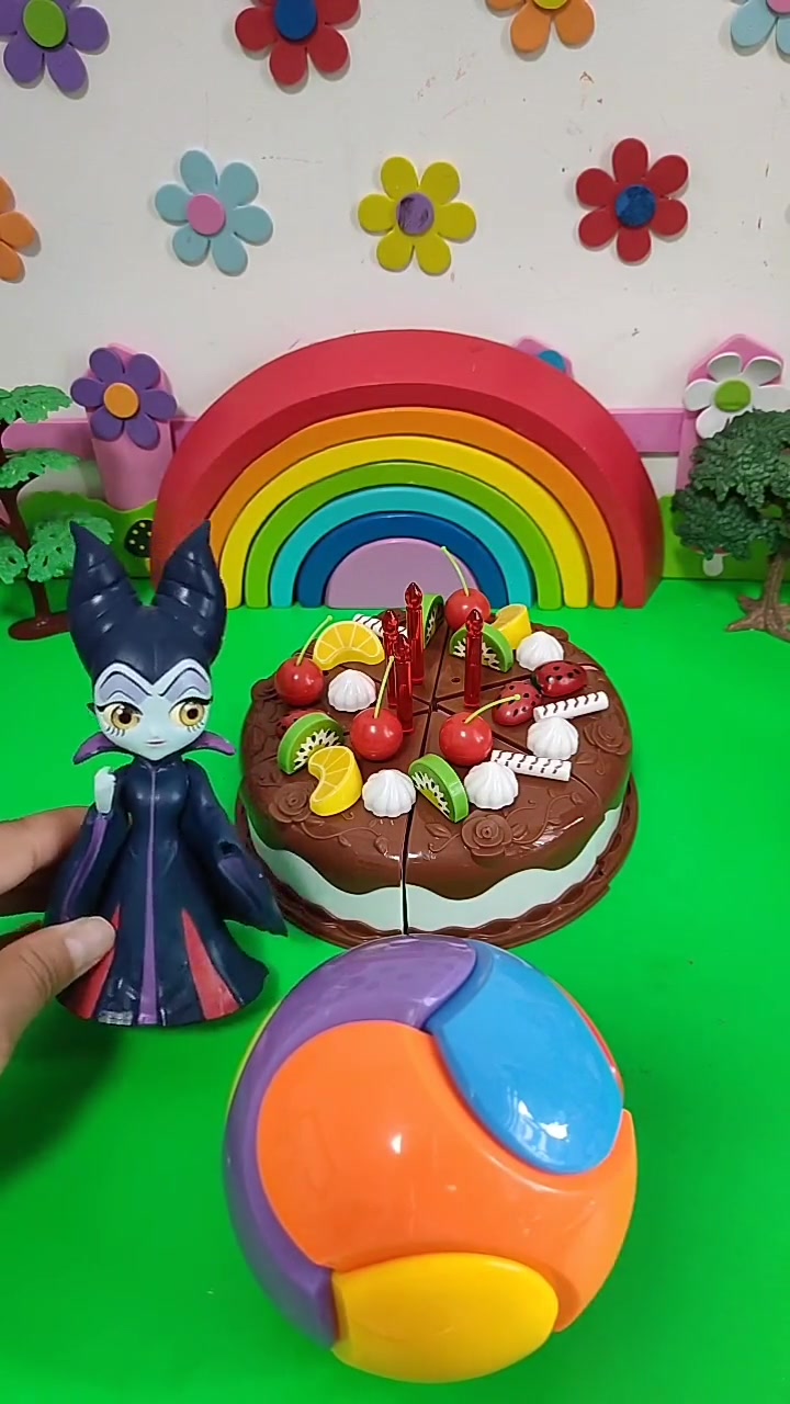 白雪公主的生日蛋糕