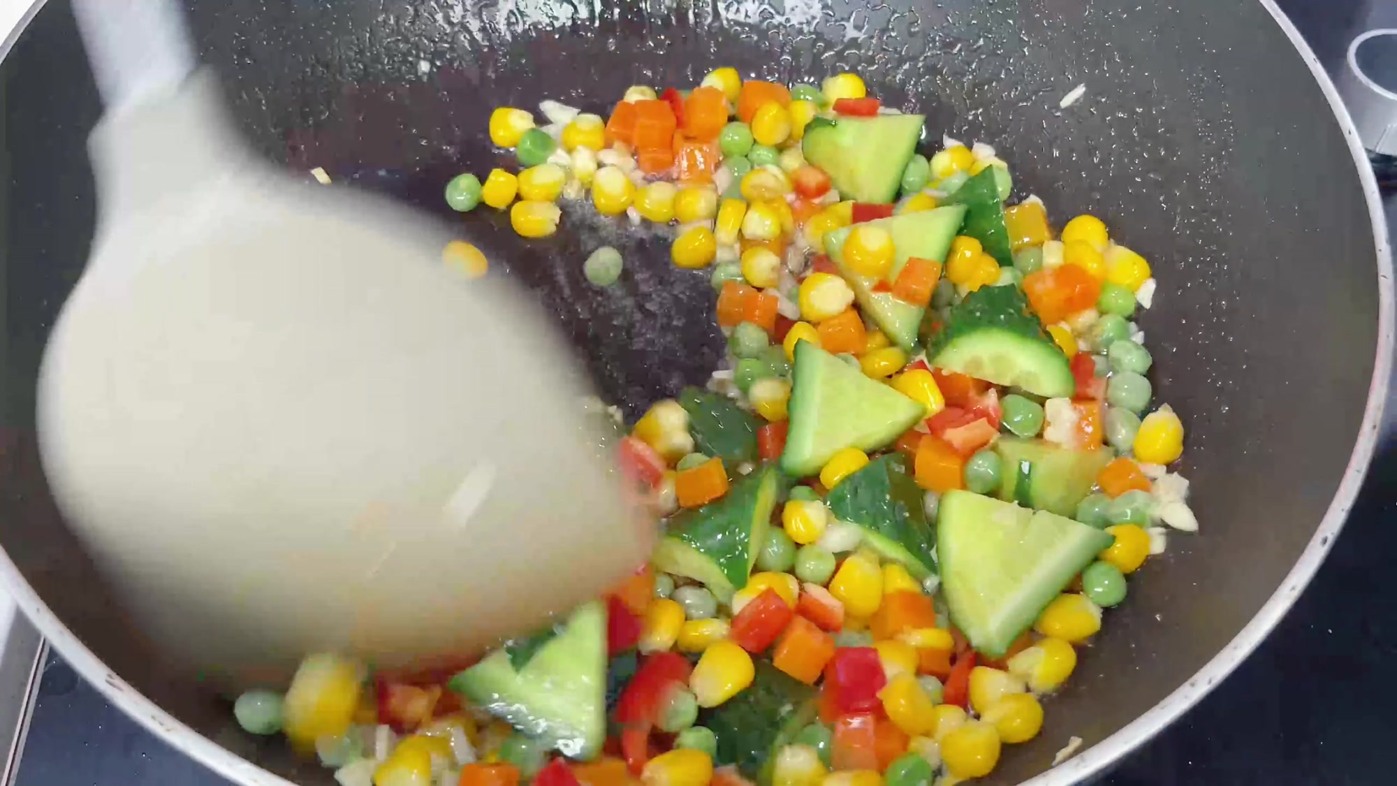 #美食教程#青豆虾仁# 青豆炒虾仁最好吃的做法,做法简单,鲜香滑嫩,营养好吃还解油腻