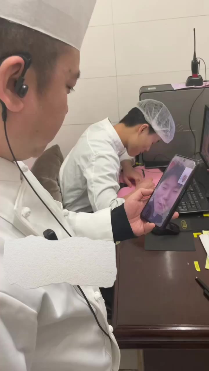 新春走基层(10)丨年夜饭掌勺厨师近十年没回家过年:和同事一起守岁也很热闹