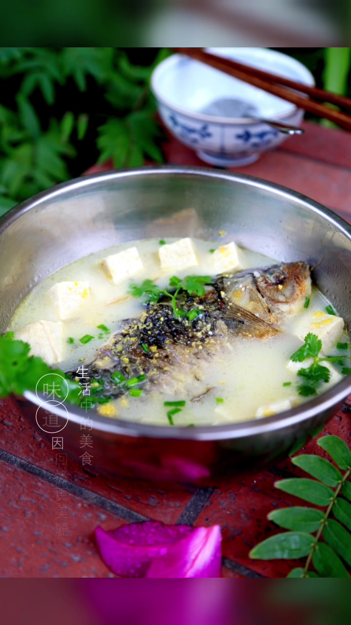 家常菜最精彩,过年照样端上来 上六道家常菜,无论大鱼大肉还是素菜小炒都很精彩哦。 素之珍品