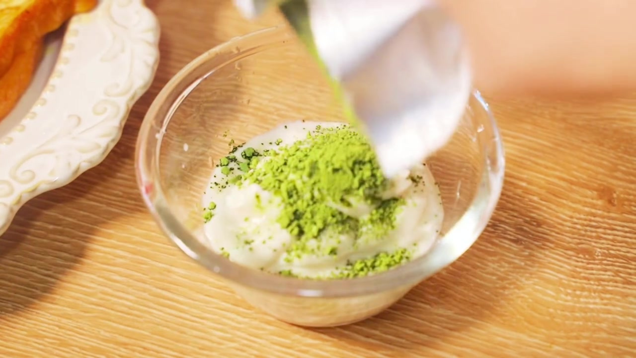 #美食时间#给自己整了一份香香软软的法式蛋奶吐司~吐司浸满了蛋奶液,再放到黄油上一煎,整个