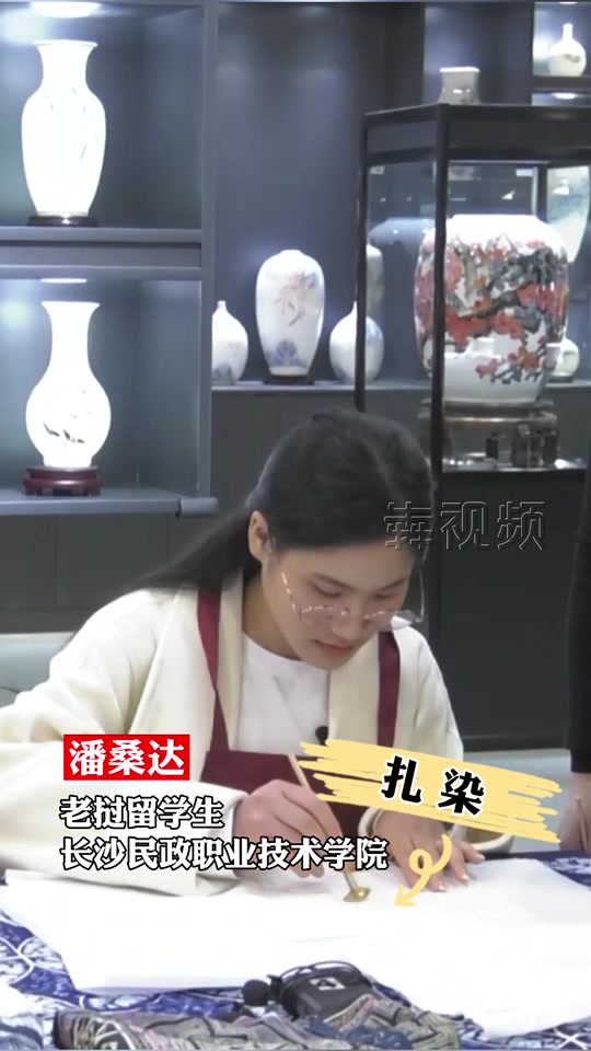 包饺子、贴春联,看在湘留学生的中国“年味儿”