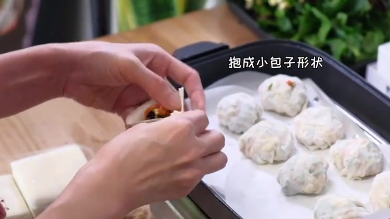 【不用活面的水晶五彩团子教程来了!】大鱼大肉吃多了,春节也要换个口味呀!河南人过年的仪式感
