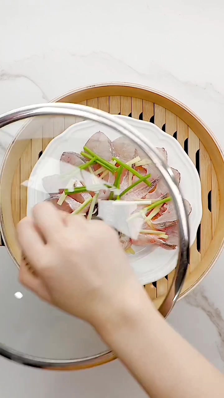 清蒸鲈鱼~孔雀开屏,祝福大家年年有余