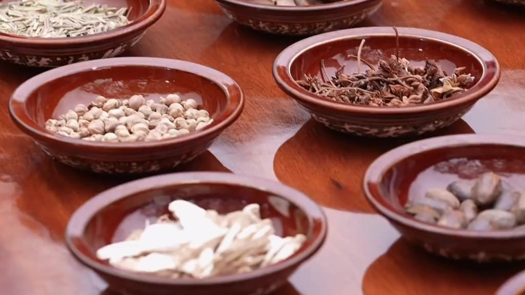 虎年贵州年夜饭特辑【贵州盛宴之特色菜品合集(上)】青岩状元蹄、阳朗辣子鸡、夜郎苗家回锅肉、