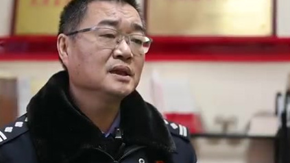 身患白血病的民警一定要赴的十年之约 【派出所的“九宫格”】这是关于一名记者和基层派出所民警