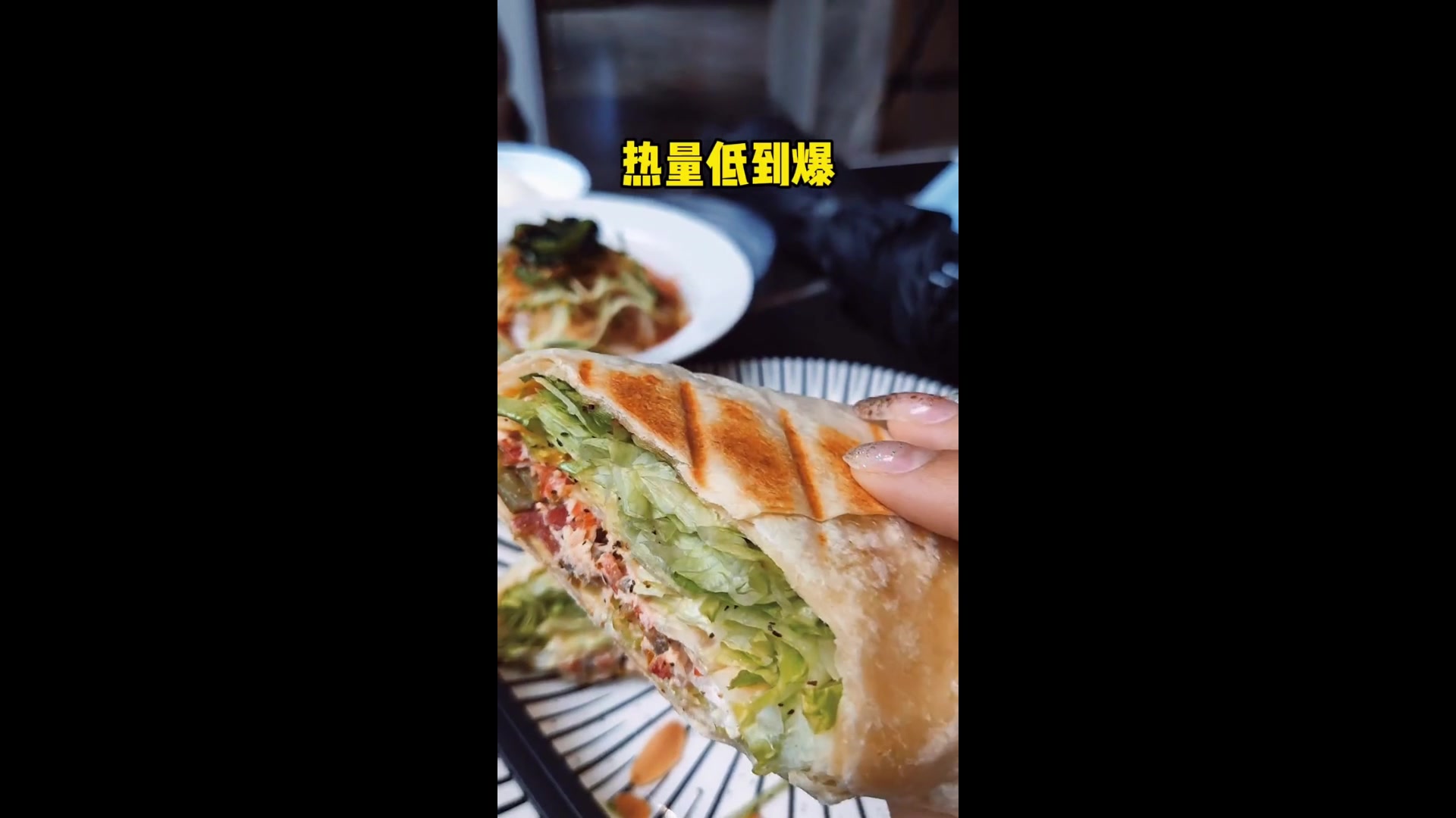 服务生都是健身小哥的餐厅,轻食界YYDS,低卡健康