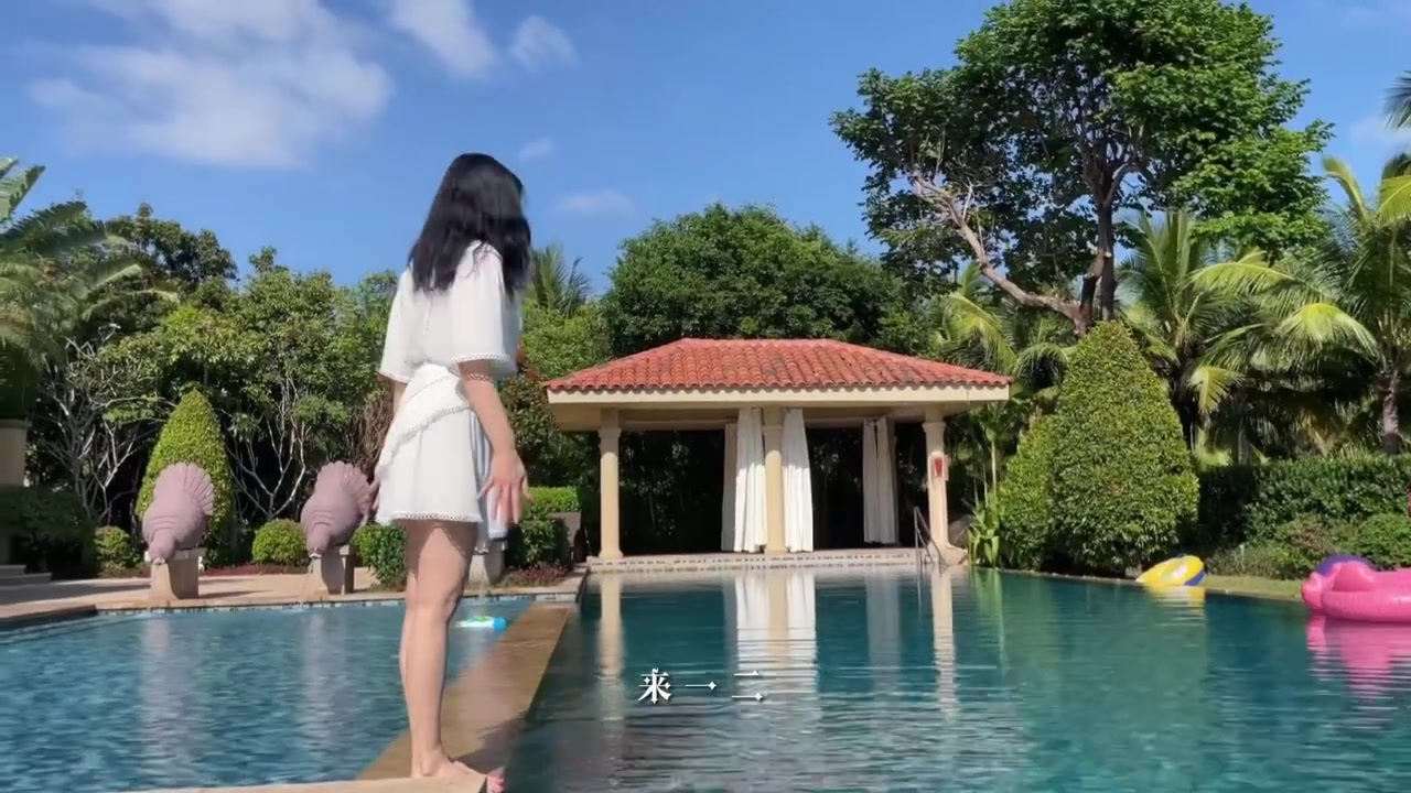 “大家好!我是新来的插班生王小美????♀️今天偷偷出海主要是为了寻找我丢失的珍珠,请问有人看到