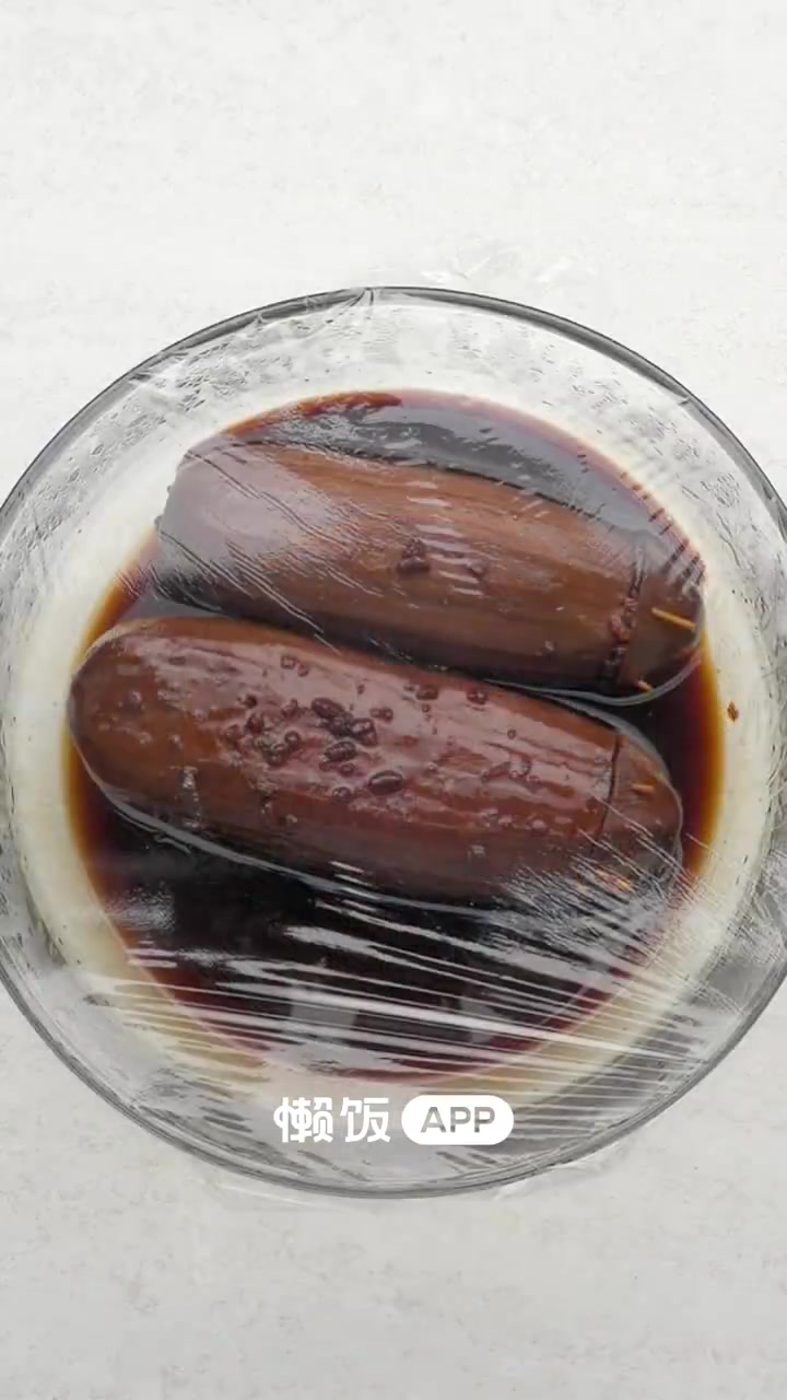 #美食武汉#【桂花糯米藕】黏软的糯米搭配脆嫩的莲藕,嚼起来口感奇妙,两个小时的闷煮让红糖的