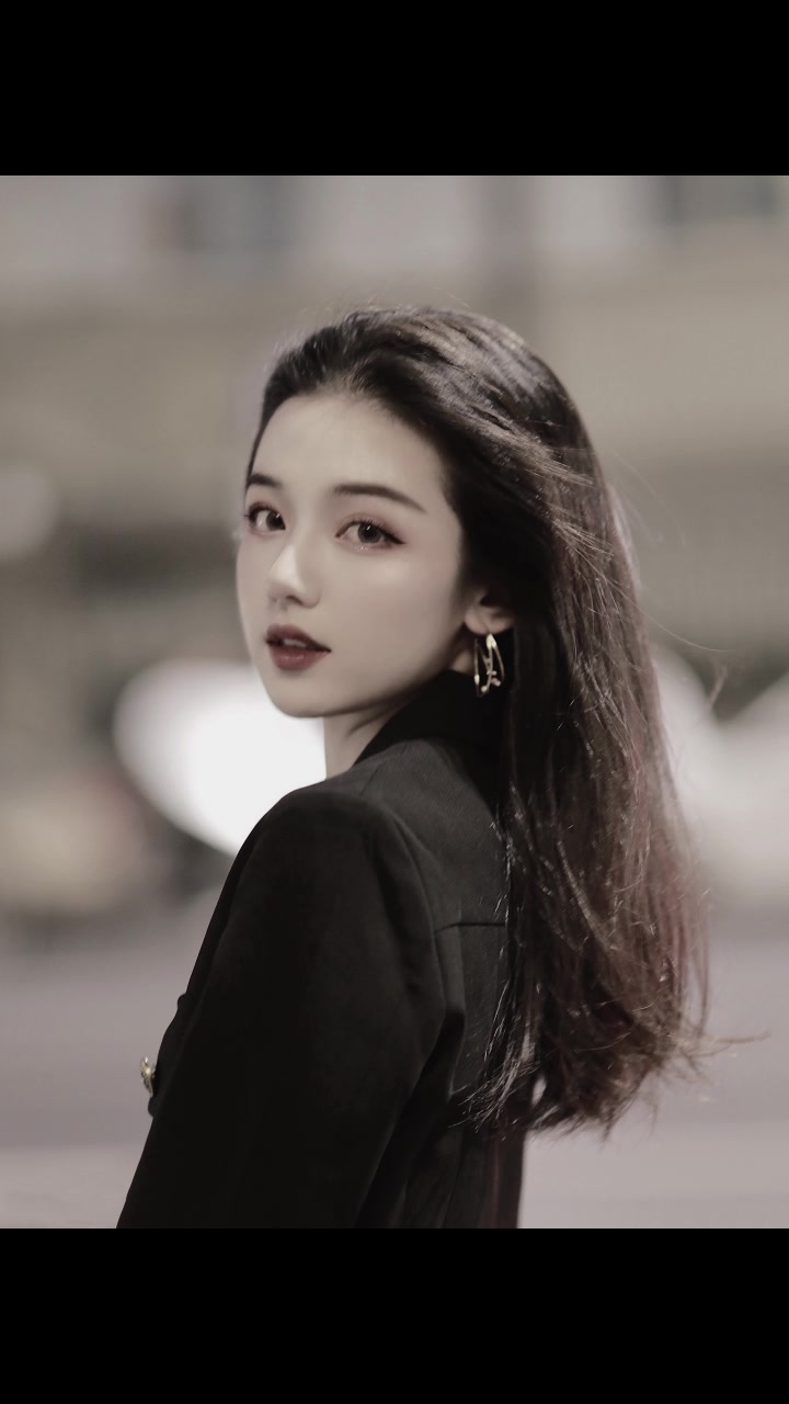 霸气个性美女头像