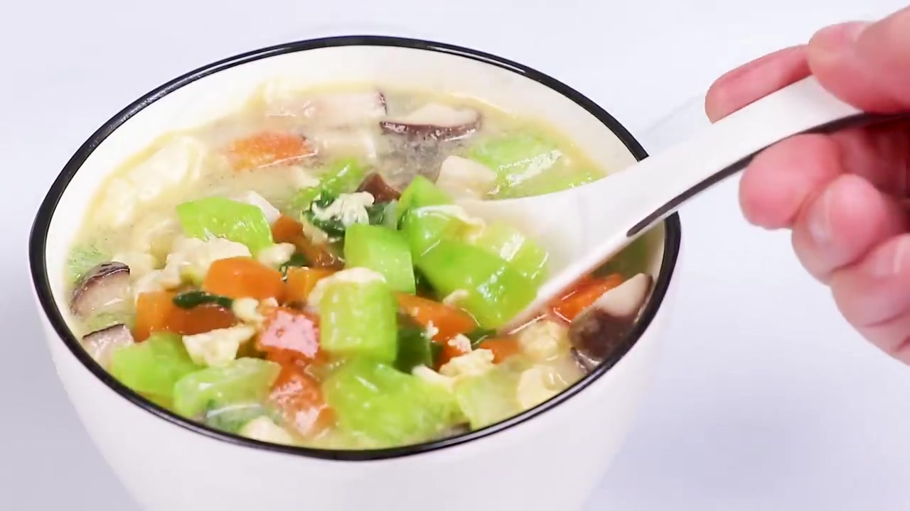 【美食分享】营养健康的芙蓉蔬菜汤,好喝又好做 