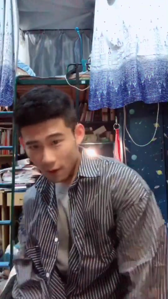 成熟男人正常生活照有多张个人自拍照素材