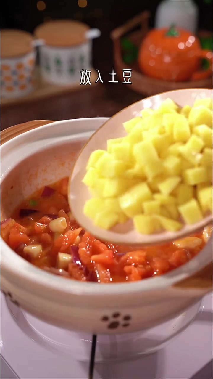 番茄土豆炖牛肉,这样做牛肉,鲜香滑嫩,新手一学即会