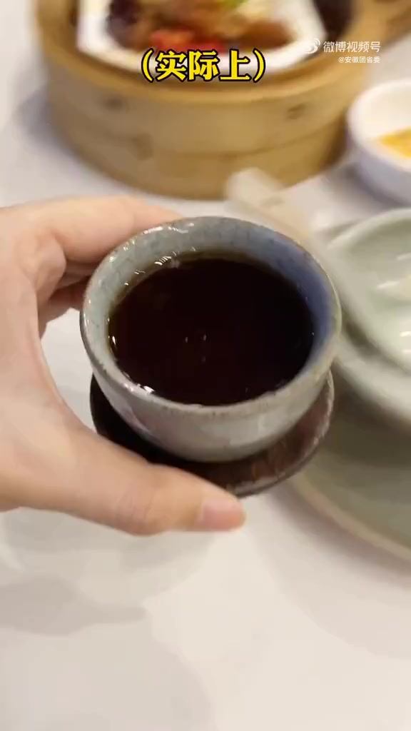 早茶是什么?不会真的是早上泡的茶吧?#这样的广式生活谁不羡慕##皖团有话说# (via.温