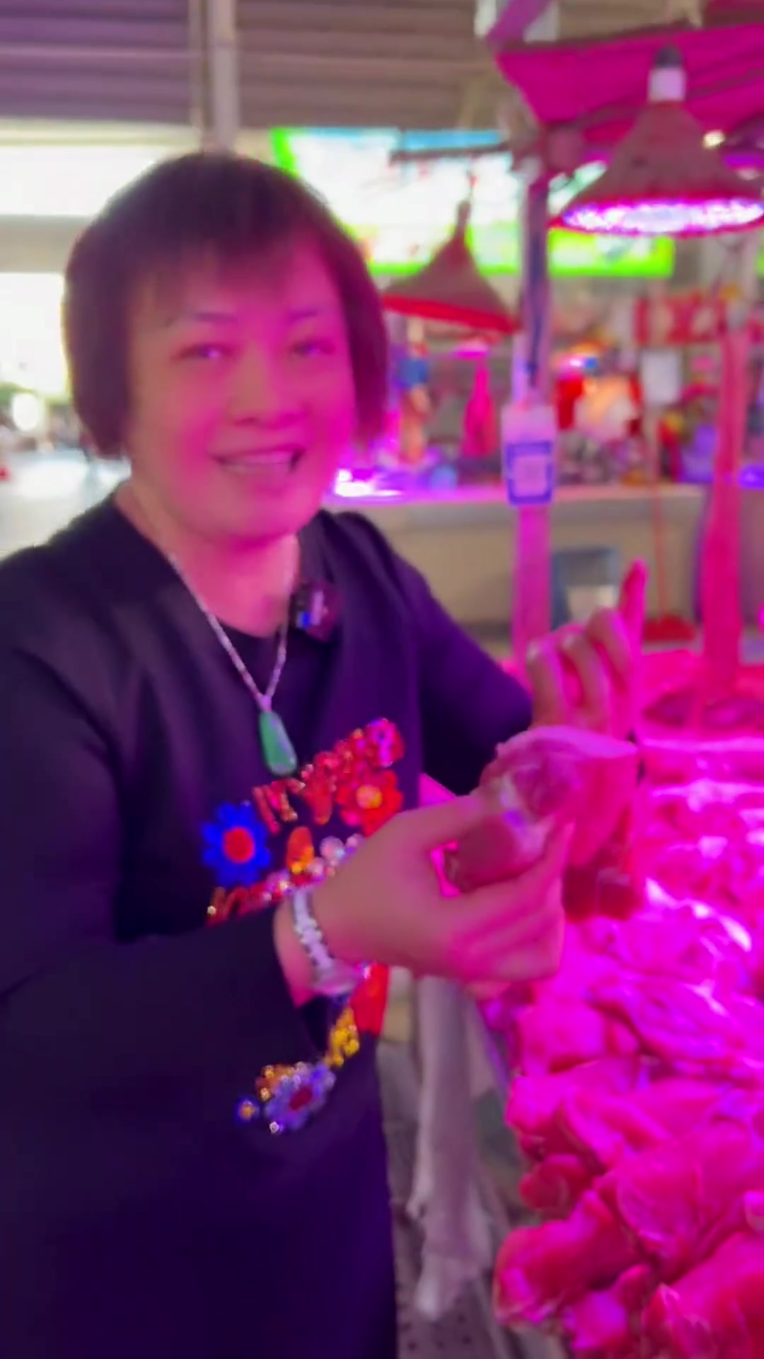莺歌嘴其实就是梅头肉,不喜欢吃肥的人,可以选择这个部位